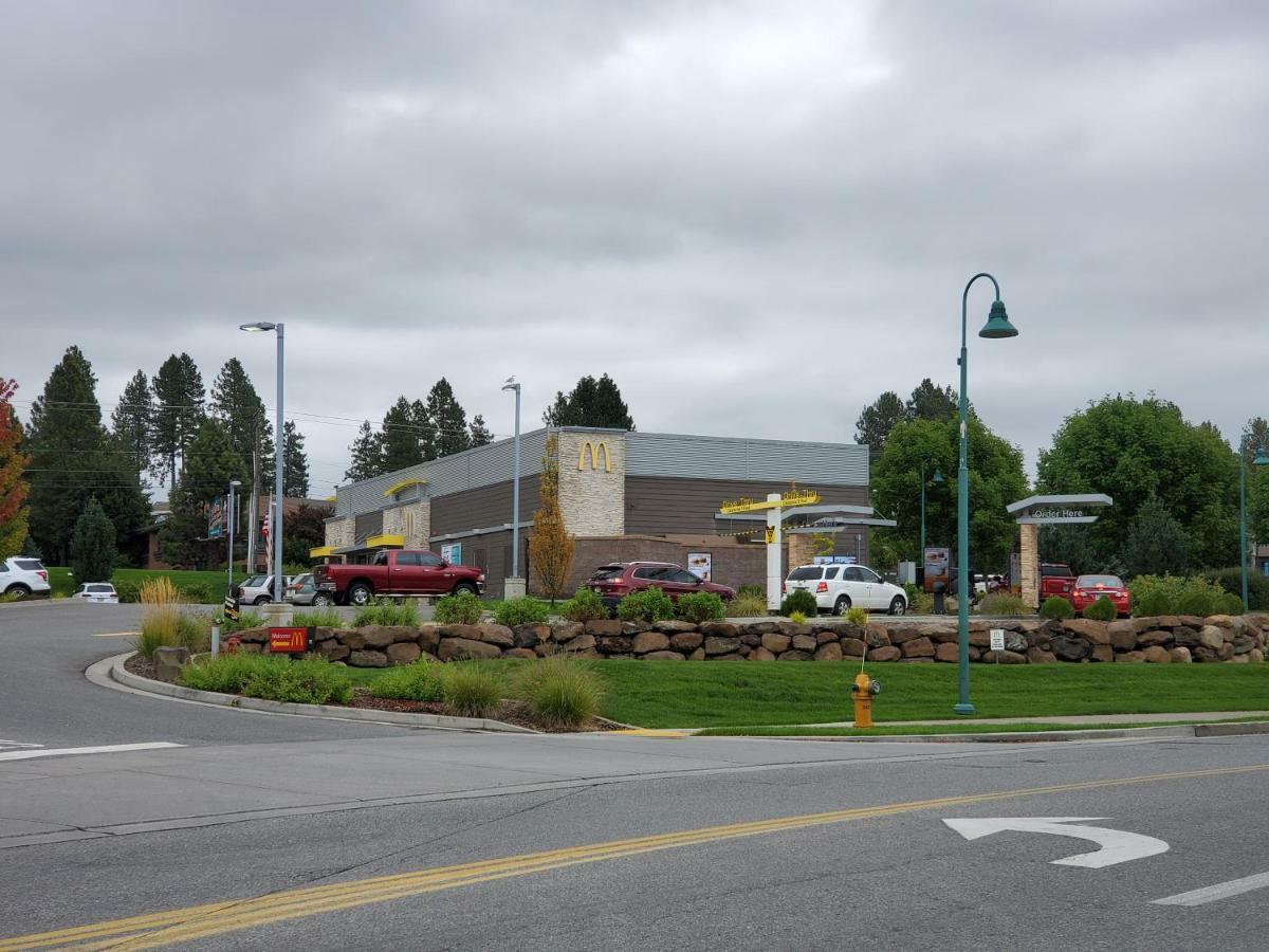 Huetter Lane Hotel Exterior photo